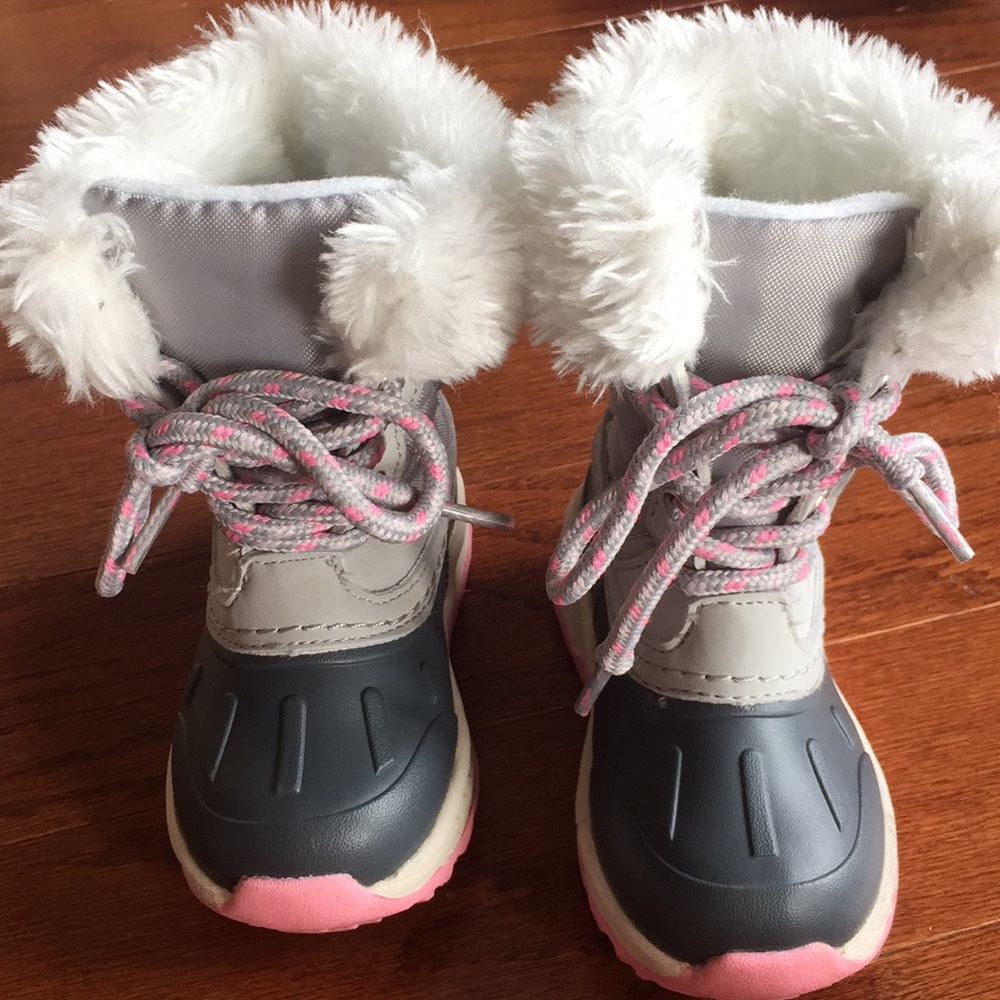 Carter’s snow boots. Toddler size 5.